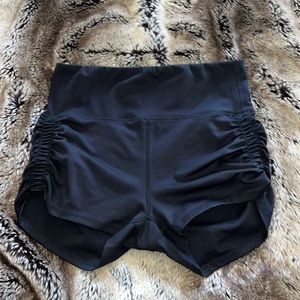 🖤garage ruched biker shorts🖤